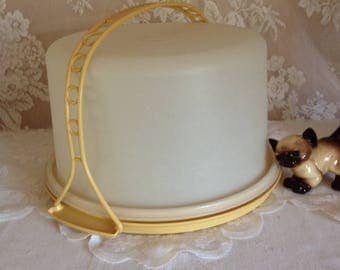 Tupperware Cake Carrier With Handle