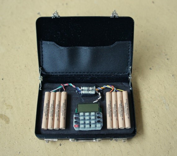1/6 Scale Miniature Briefcase with Simulated IED Explosive