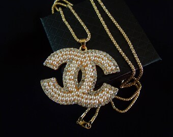 So So Chic Pearl and Rhinestone Necklace