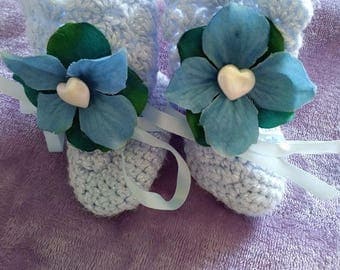 Blue hygandrea knitted baby booties