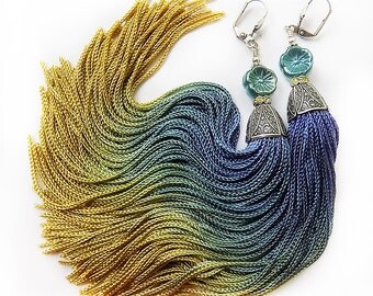 FIERCE FOLKLORE BASTET TASSEL EARRINGS GOLD main image 0