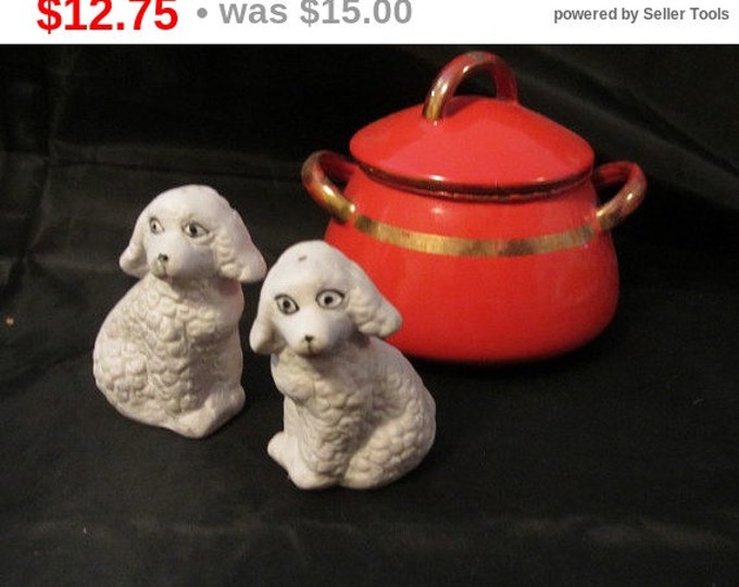 Dog Salt and Pepper Shakers Made by Artmark Mid Century Shakers, Dog Serving Set, Animal Salt and Pepper Made in Taiwan Set, Pet S & P