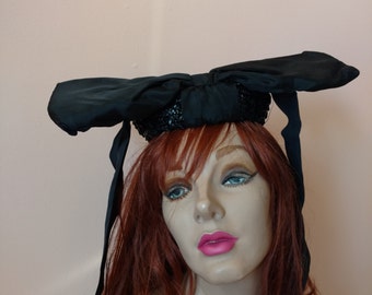 Surreal 1930s 1940s Propeller Bow Ribbon Moire Straw Fascinator Hat