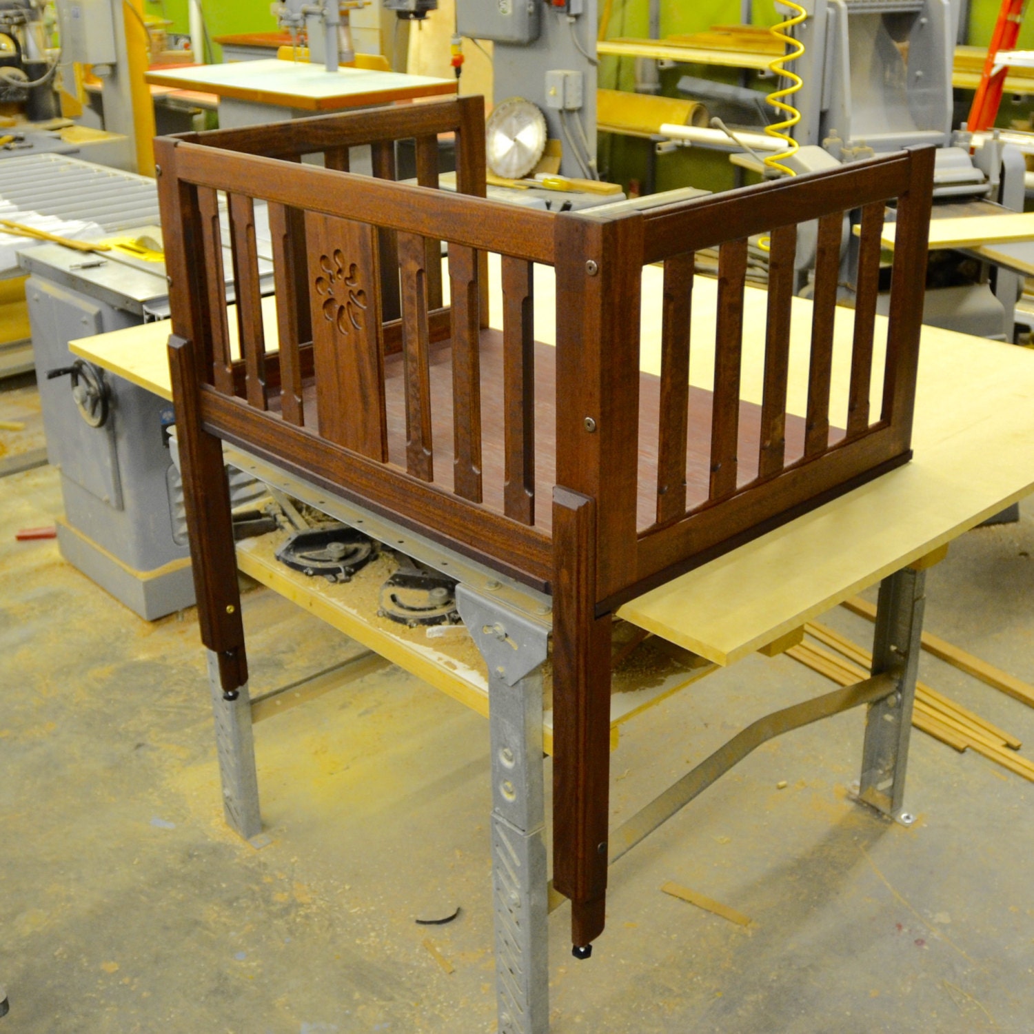 Sidecar Baby Bed for IVF Moms Who Close Sleep with Newborn