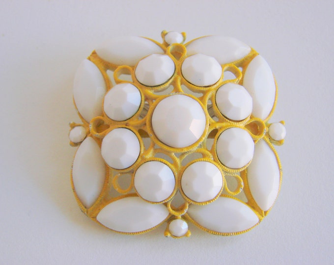 1960s 1970s Vintage Faceted Milk Glass Rhinestone Brooch Retro Jewelry Jewellery