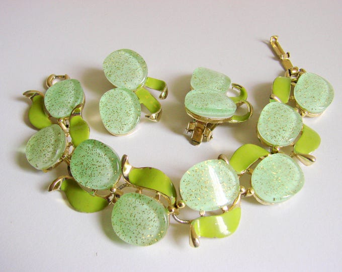Vintage Lime Green Thermoset Translucent Enamel Goldtone Demi Parure Bracelet Earrings Jewelry Jewellery