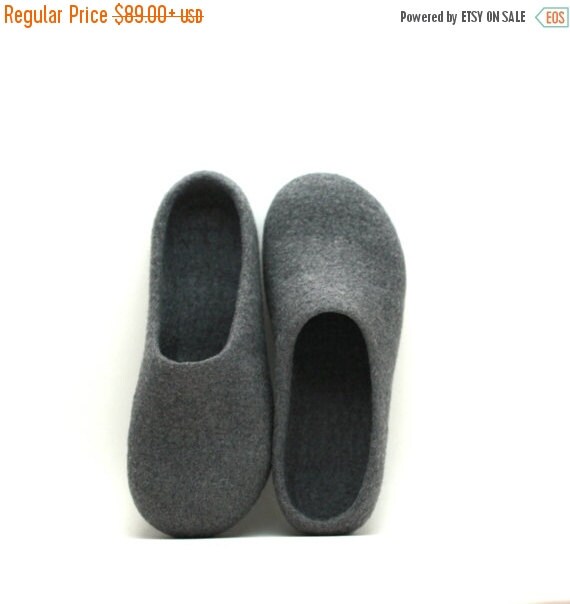 Unisex felt slippers Felted wool grey slippers by AgnesFelt