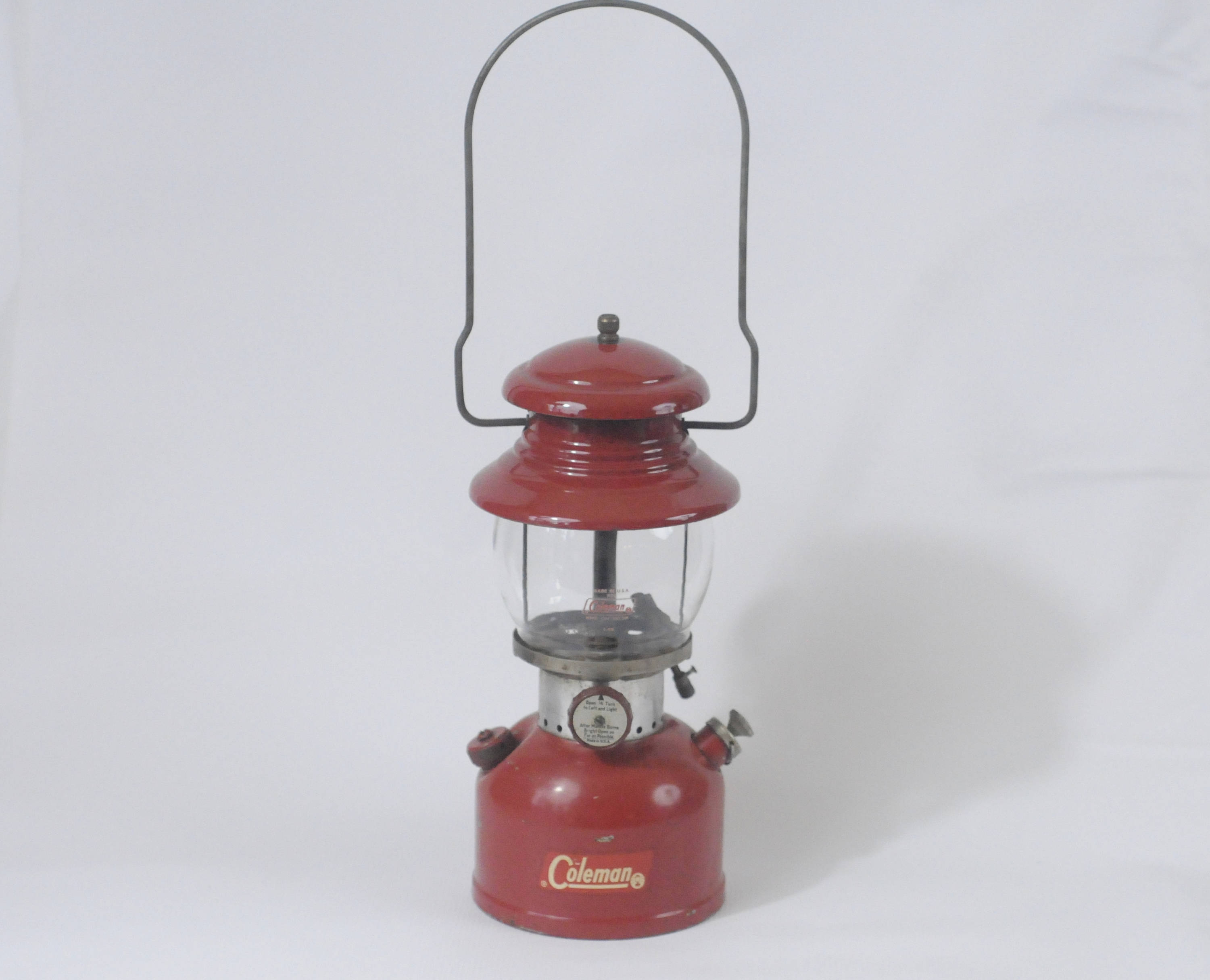 Vintage Red Coleman Camping Lantern No. 200A 10/1962 Good