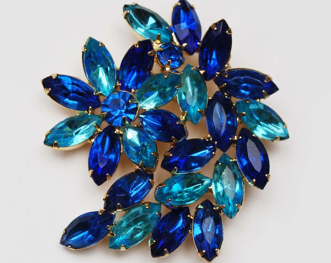 Rhinestone brooch earring set - Blue and Light blue Crystal - Gold Tone metal - Clip on earring