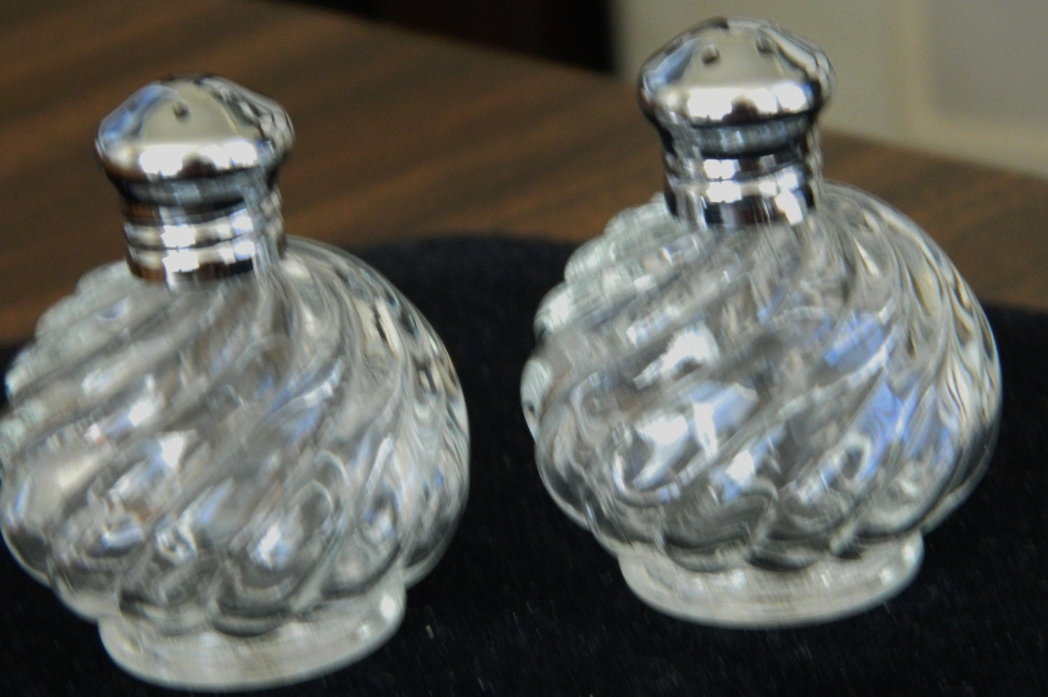 Vintage Swirl Glass Salt and Pepper Shakers by COLLECTORSCENTER