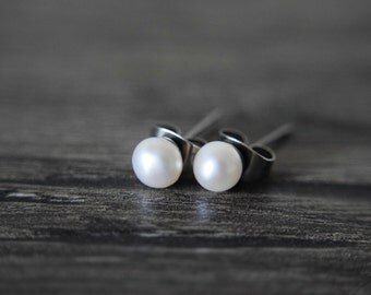 Grade A pearl ear studs, White pearl ear studs, Natural pearl ear studs, Wedding ear studs, Bridesmaid ear studs, Pearl earrings.