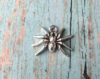 Spider charm silver plated pewter (1 piece) - spider pendant, insect charms, Halloween charms, silver spider, bug charm, creepy charm, BX16