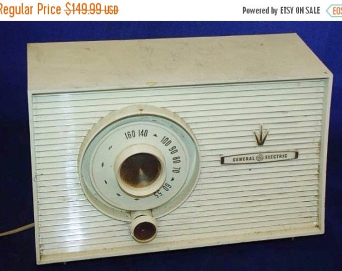 Storewide 25% Off SALE Vintage General Electric Model T 104A Cream Colored Table Top Radio Featuring All Original Parts & Design