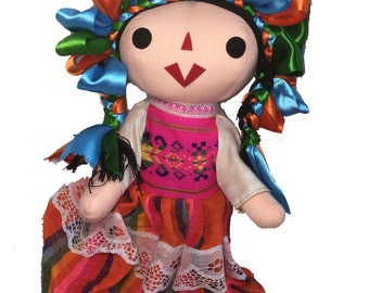 Items similar to Traditional Cloth Rag Dolls with button arms - needle ...