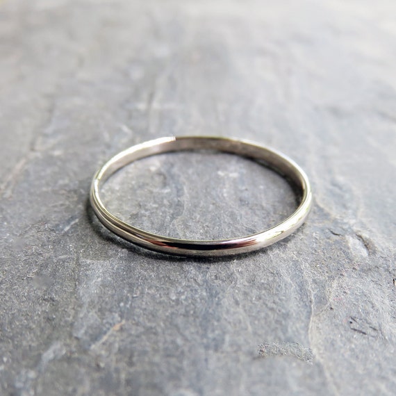 1.5mm Simple White Gold Wedding Band Thin Traditional