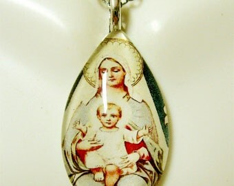 Madonna and child teardrop pendant with chain - GP10-130