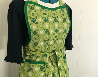 Green Shamrock Retro Full Apron