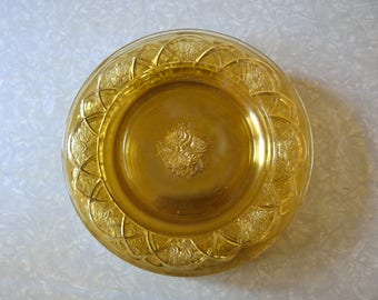 Set of seven Rosemary Depression Glass dinner plates by Federal Glass Company, "Dutch Rose"