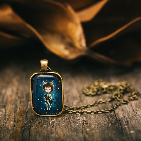 FREE WORLDWIDE SHIPPING - Astrology StarSign Capricorn Star Sign Necklace - Bronze - Girl - Quirky - Unique