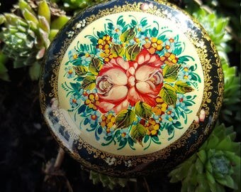 Russian Papier Mache Lacquer - Vintage Brooch - Black with beautiful hand painted roses - Folk Art