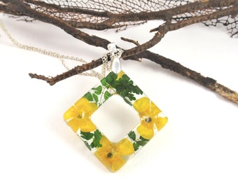 Botanical Pendant, Resin Jewelry, Real Flower Resin jewelry, Pressed flower Necklace, Nature charm, Nature jewelry, Buttercup and fern