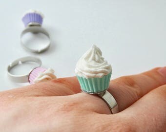 Kawaii Cupcake Ring in Mintgreen