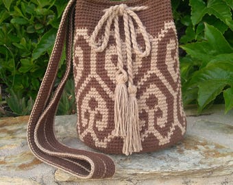 Brown and beige style Wayuu bag