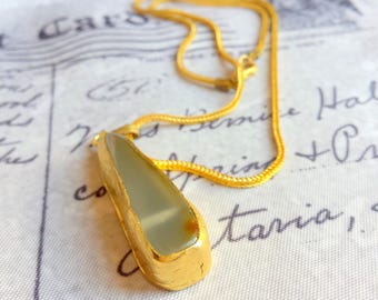 Handmade gold plated necklace with a multicolor brown-gray agate