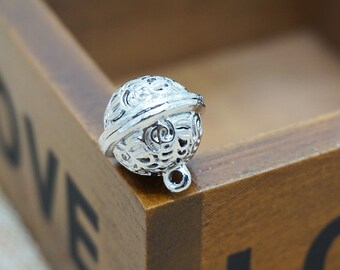 4 pieces Silver color Hollow Bell, Flower Bell, Jingle Bell Charm, Bracelet Bell, Necklace Bell, Round Bell(510-25)