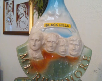 1969 Jim Beam Kentucky Bourbon Whiskey Decanter Mt. Rushmore Black Hills South Dakota