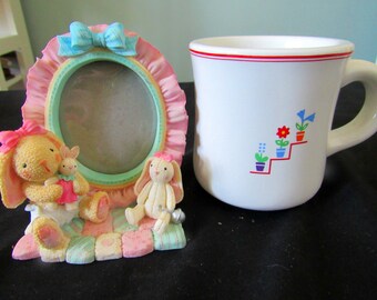 Vintage Standing Baby frame, Vintage Child Mug 413