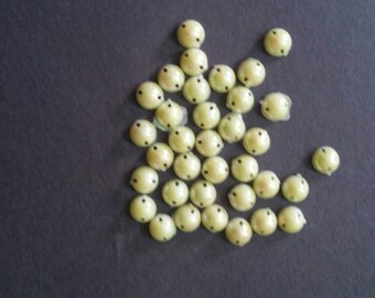 Flat Back Pearls - Two side holes - Pack of 25