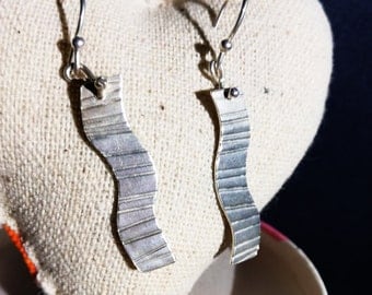 Textured silver wave earrings