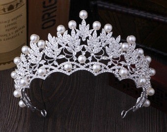 Beautiful Silver Leaf Crystal & Pearl Tiara