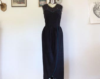 Sale! From 50 to 35 euros! Black cocktail dress with Sweetheart neckline style silk 40s, weddings and parties.