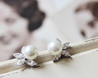 Set of 3, 4, 5 Bridesmaid Earrings ,Bridal Earrings, Vintage Style Crystal Pearl Earrings, Pearl Earrings, Wedding Earrings, Stud Earrings