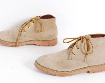 size 9.5 GRUNGE beige suede leather 90s CHUKKA lace up ankle boots