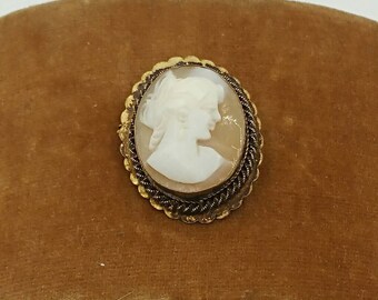 Vintage Carved Shell Cameo Goldfilled Brooch Pendant