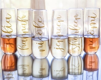 Set of Personalized Bridesmaids Stemless Champagne Glasses / Champagne Flutes - Names in Gold - Bridesmaid Gifts - Custom Wedding Party Gift