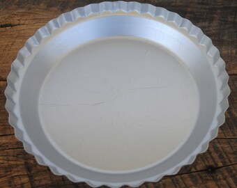 Vintage Wear-Ever Pie Pan Fluted Edge Aluminum No. 2865