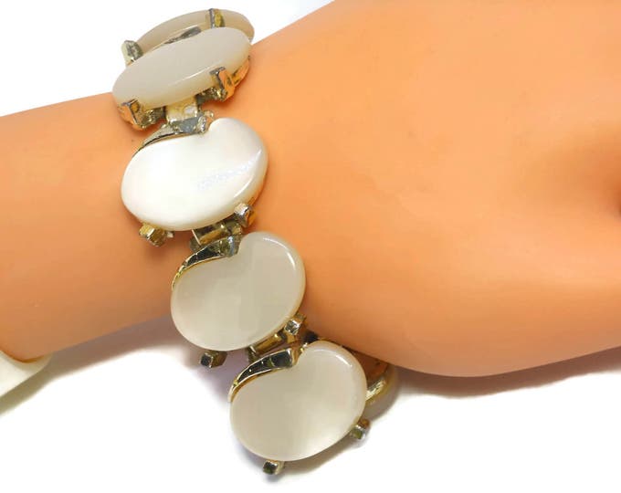 FREE SHIPPING Cream Leru bracelet, cream thermoset, oval cabochons, silver tone metal, link bracelet vintage