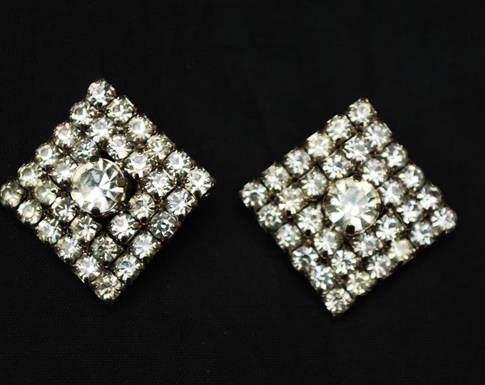 Rhinestone Earrings - Clear crystal - Diamond shape - Silver metal - clip on Wedding BRide