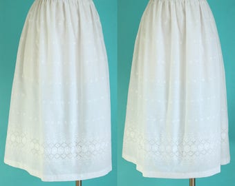 Vintage 70s White Skirt - Summer Skirt - Embroidered Skirt - Floral Skirt - Midi Skirt - Peasant Skirt - Hippie Skirt - Size Large