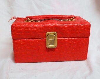 vtg Red vinyl Faux alligator box purse Handbag