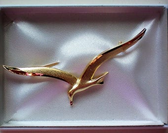 Bird in Flight Pin - 5290