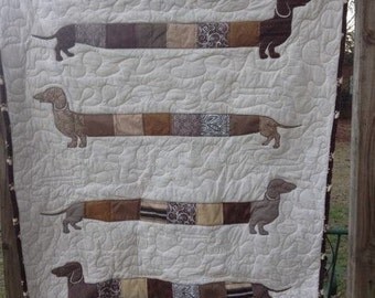 Dachshund Quilt / Doggies with Bones / Dog Quilt