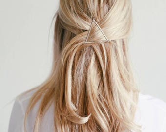 Gold triange hair clip, Metal Clip, Minimalist Hair Clip, Minimalist Hair Accessory, Geometric Hair Clip, Hair Barrette, Stylish Hair Clip