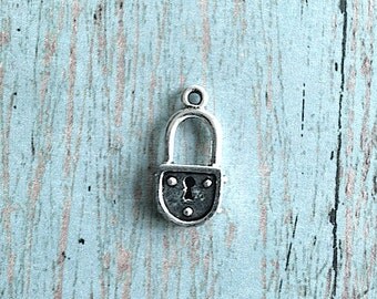 Padlock charm 3D silver plated pewter (1 piece) - silver padlock pendant, lock pendant, household charms, silver lock charm, FF2