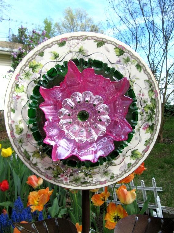 glass plate flower-garden flower stakes-yard art-garden