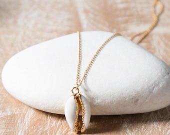 Cowrie Shell Necklace/Shell pendant necklace/Gold Cowrie Shell necklace/Shell necklace/Seashell Necklace